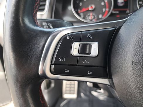 Used 2017 Volkswagen GTI SE image 16