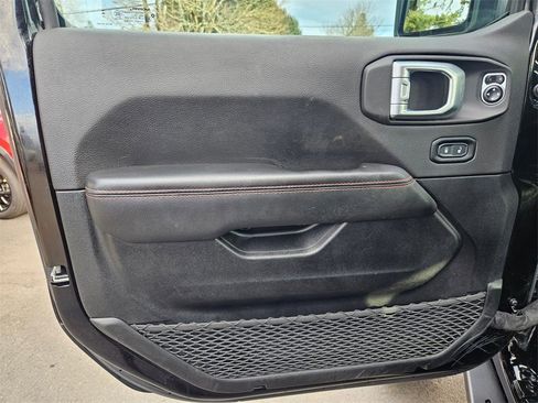 Certified 2023 Jeep Gladiator Rubicon w/ Cold Weather Group image 11