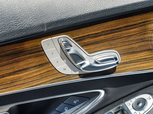 Used 2019 Mercedes-Benz C 300 Sedan image 24