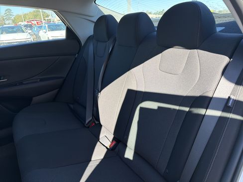 New 2026 Hyundai Elantra SE image 6