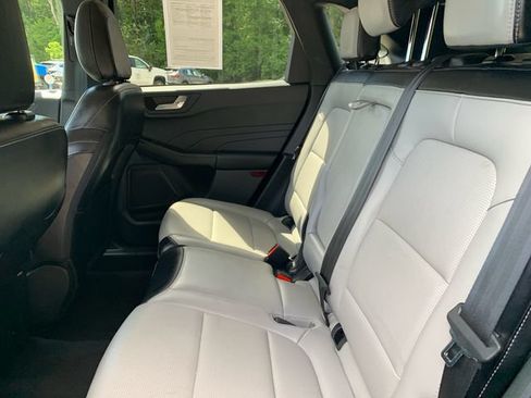 Used 2023 Ford Escape Platinum AWD/4WD image 19