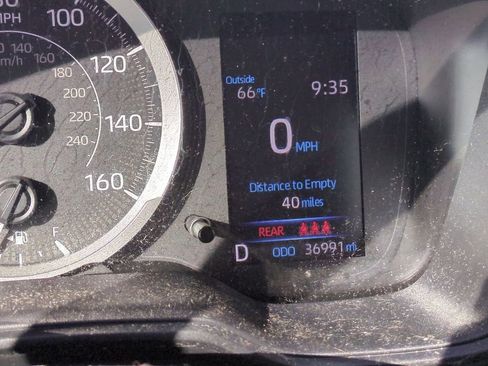 Used 2022 Toyota Corolla LE image 25