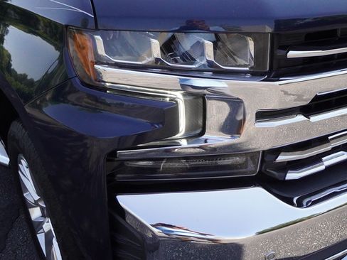Used 2021 Chevrolet Silverado 1500 LTZ AWD/4WD image 32