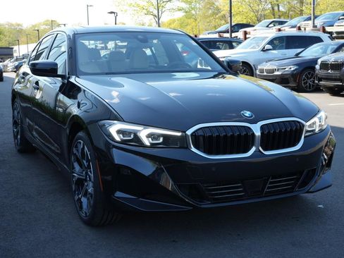 New 2026 BMW 330i xDrive Sedan w/ Premium Package AWD/4WD image 12