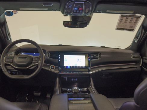 Used 2022 Jeep Wagoneer Series II w/ Premium Group I image 33