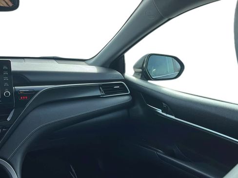Used 2022 Toyota Camry SE image 28