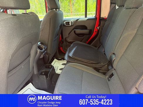 Used 2024 Jeep Gladiator Sport AWD/4WD image 24
