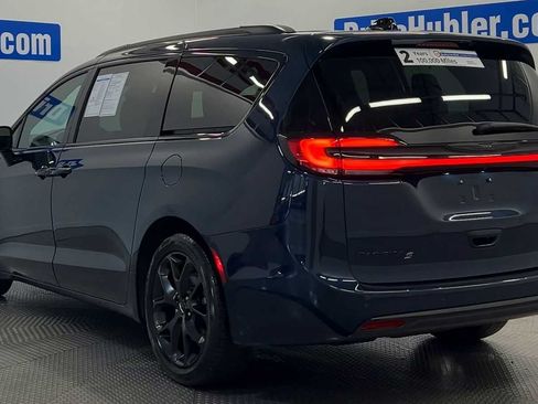 Used 2025 Chrysler Pacifica Limited FWD image 6