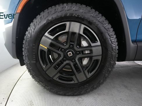 Used 2024 Rivian R1S Adventure AWD/4WD image 19