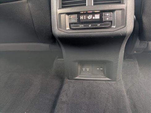 Used 2023 Volkswagen Atlas SE AWD/4WD image 16