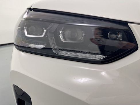 Certified 2024 BMW X4 xDrive30i w/ Premium Package image 9