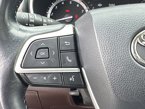 Used 2022 Toyota Highlander Platinum image 18