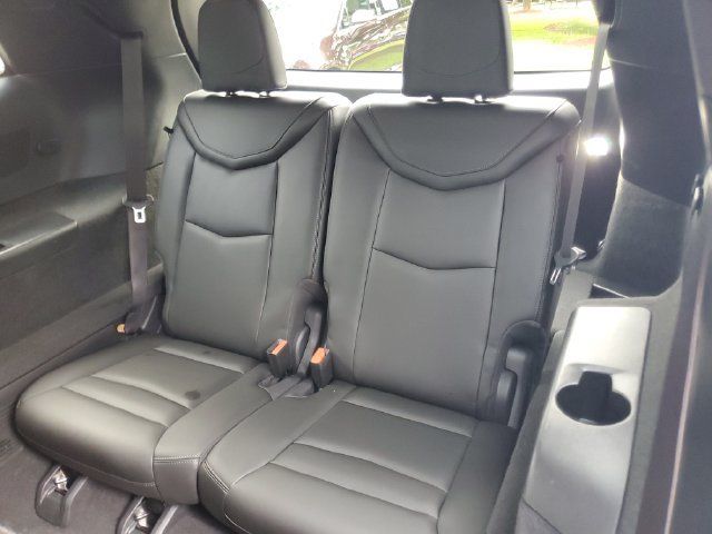 Certified 2024 Cadillac XT6 Luxury FWD image 12