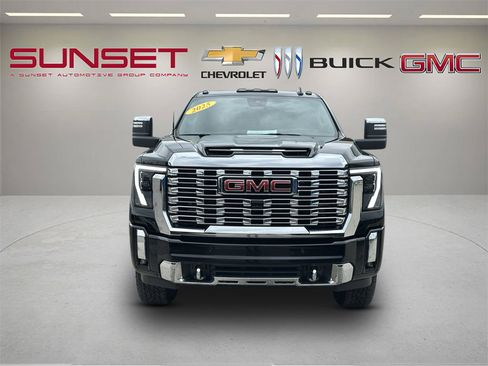 Used 2025 GMC Sierra 2500 Denali w/ Denali Reserve Package AWD/4WD image 2