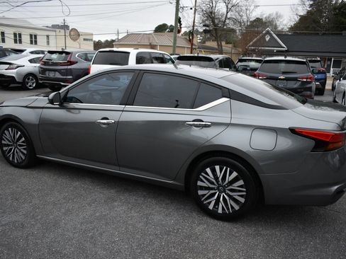 Used 2023 Nissan Altima 2.5 SV image 38