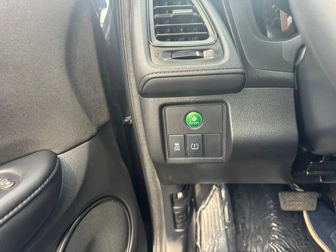 Used 2016 Honda HR-V LX image 16