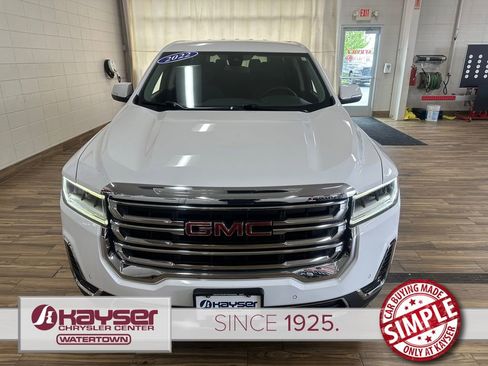 Used 2022 GMC Acadia SLE w/ LPO, Floor Liner Package AWD/4WD image 7
