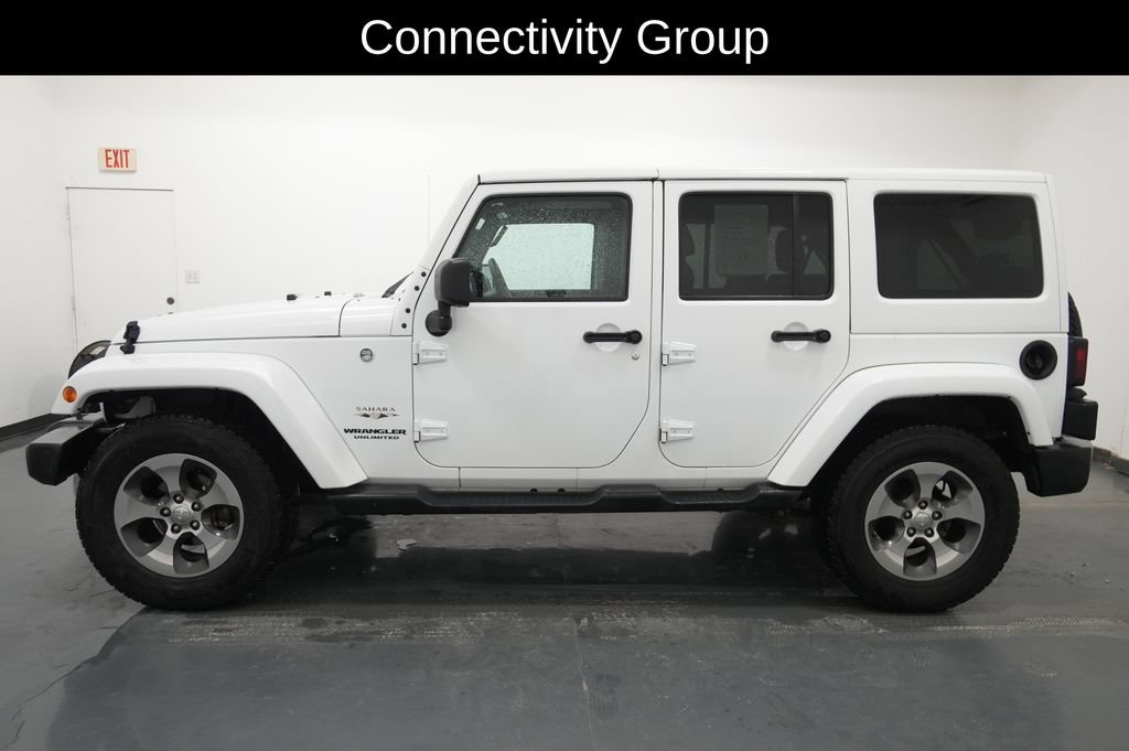 Used 2017 Jeep Wrangler Unlimited Sahara w/ Connectivity Group AWD/4WD image 4