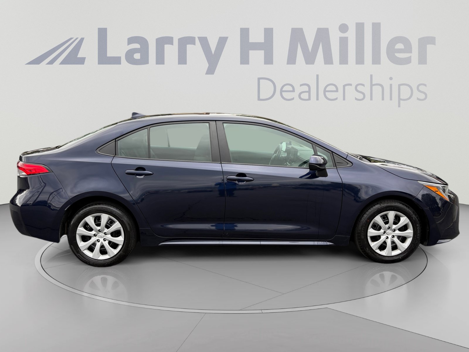 Used 2024 Toyota Corolla LE FWD image 6