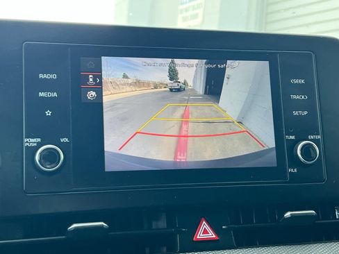 Used 2023 Kia Sportage LX image 18