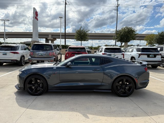 Used 2021 Chevrolet Camaro LT RWD image 5
