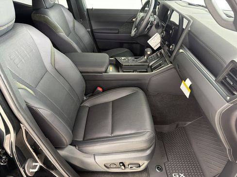 Used 2025 Lexus GX 550 w/ Accessory Package (CT) AWD/4WD image 26