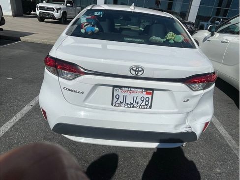 Certified 2022 Toyota Corolla LE image 4