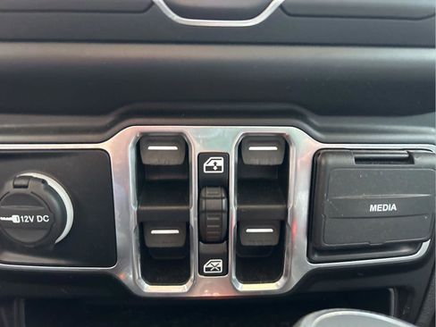 Certified 2020 Jeep Gladiator Sport w/ Quick Order Package 24S image 22