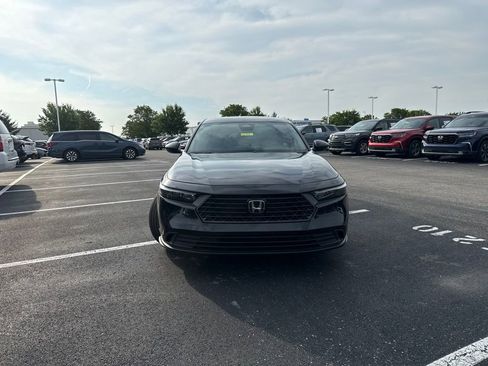 Used 2024 Honda Accord Sport image 3