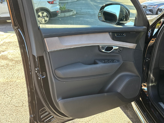 Used 2026 Volvo XC90 B6 Plus w/ Protection Package Premier AWD/4WD image 9