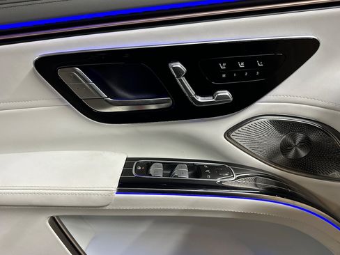 New 2025 Mercedes-Benz Maybach EQS 680 4MATIC image 13