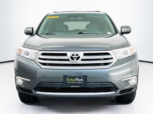 Used 2011 Toyota Highlander Limited w/ Tow Pkg AWD/4WD image 2