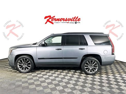 Used 2019 Cadillac Escalade Premium Luxury w/ Escalade Sport Edition image 4