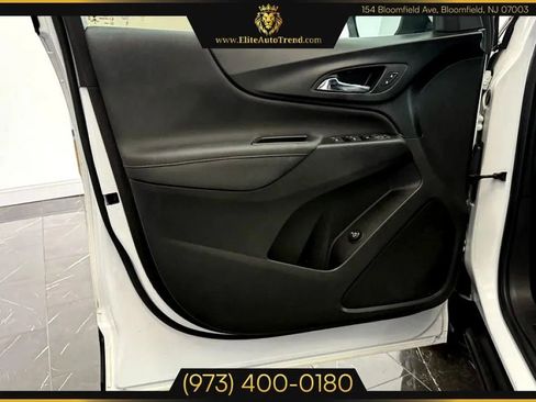 Used 2022 Chevrolet Equinox RS w/ Infotainment Package image 7