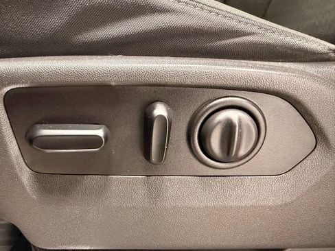 Used 2020 GMC Sierra 2500 SLE image 28