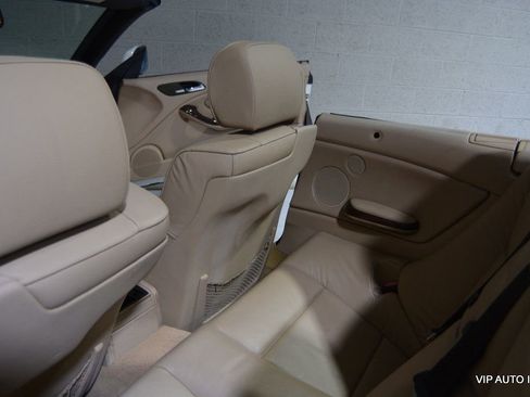 Used 2005 BMW 330Ci Convertible image 18