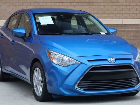 Used 2018 Toyota Yaris iA FWD image 6