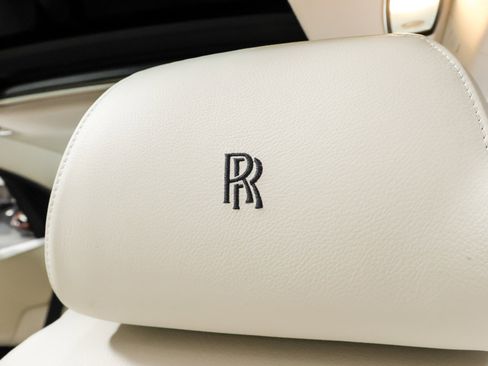 Used 2010 Rolls-Royce Ghost image 10