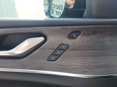 New 2025 Jeep Grand Cherokee L Overland w/ Luxury Tech Group IV image 21