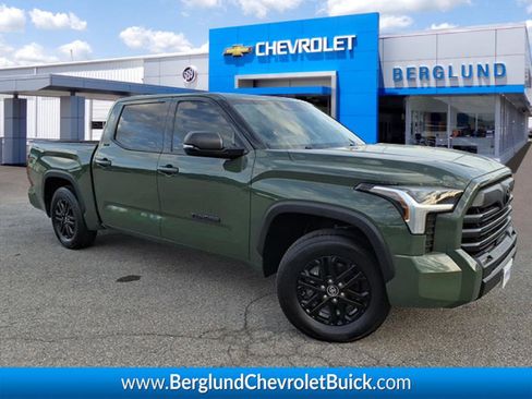 Used 2022 Toyota Tundra SR5 w/ SR5 Premium Package AWD/4WD image 1