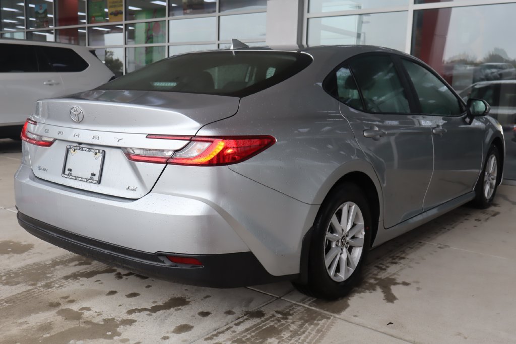 Used 2026 Toyota Camry LE FWD image 9