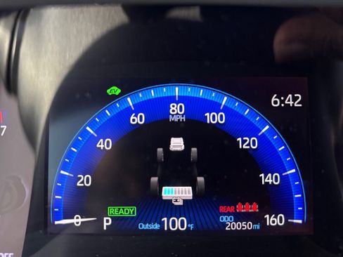 Used 2021 Toyota Corolla LE FWD image 13