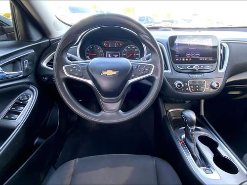 Used 2022 Chevrolet Malibu LT image 6