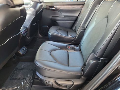 Used 2022 Toyota Highlander Platinum image 20