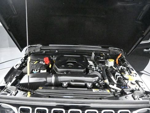 Used 2024 Jeep Wrangler Unlimited Sahara AWD/4WD image 16