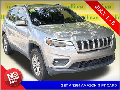 Used 2019 Jeep Cherokee Latitude Plus w/ Comfort/Convenience Group