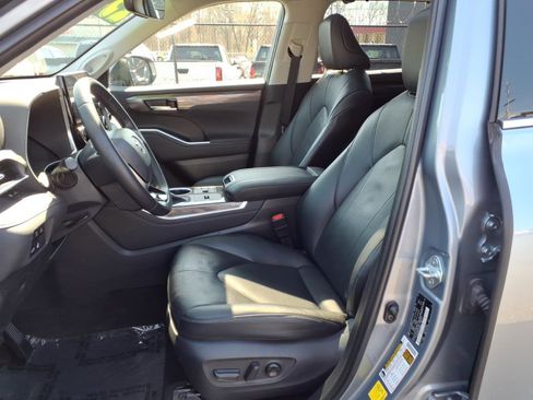Used 2023 Toyota Highlander Limited AWD/4WD image 15
