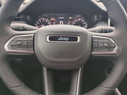 New 2026 Jeep Compass Latitude image 21