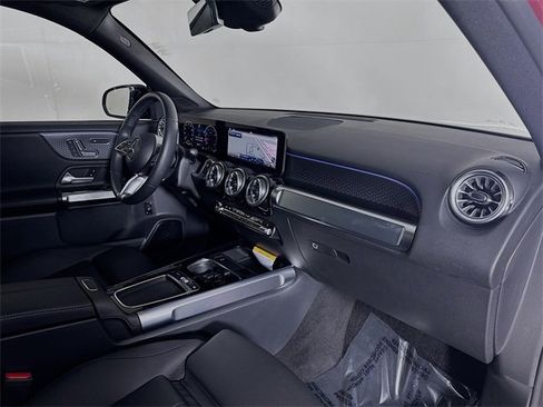 Certified 2025 Mercedes-Benz GLB 250 image 29