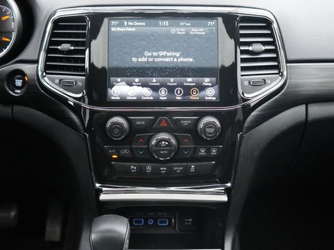 Used 2019 Jeep Grand Cherokee Altitude AWD/4WD image 23